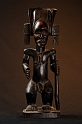 Statue de chef avec fusil - Chokwe - Angola 181